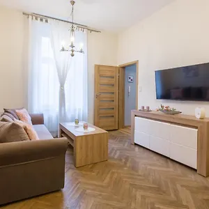 Ar , Cracovia Polonia